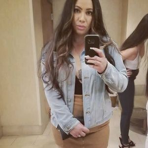 Meet your Posher, Madeline